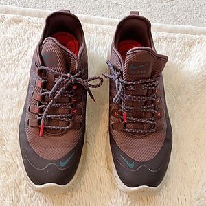 Nike sneakers Men’s 9.5